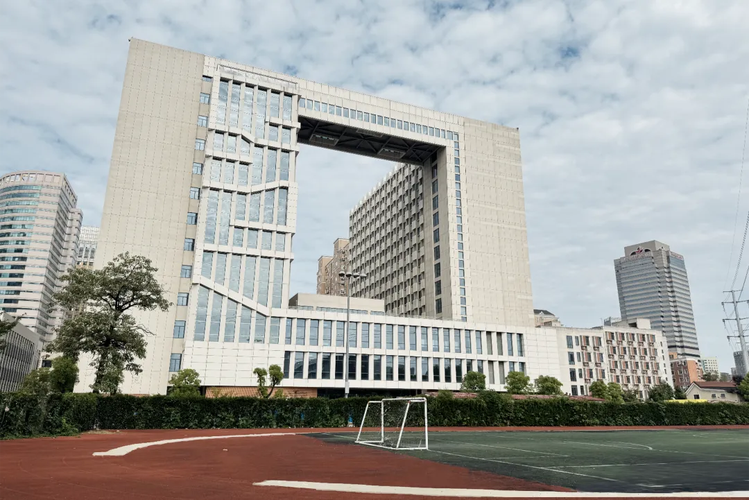 上海贤耀国际教育中心（古北工程大校区）
