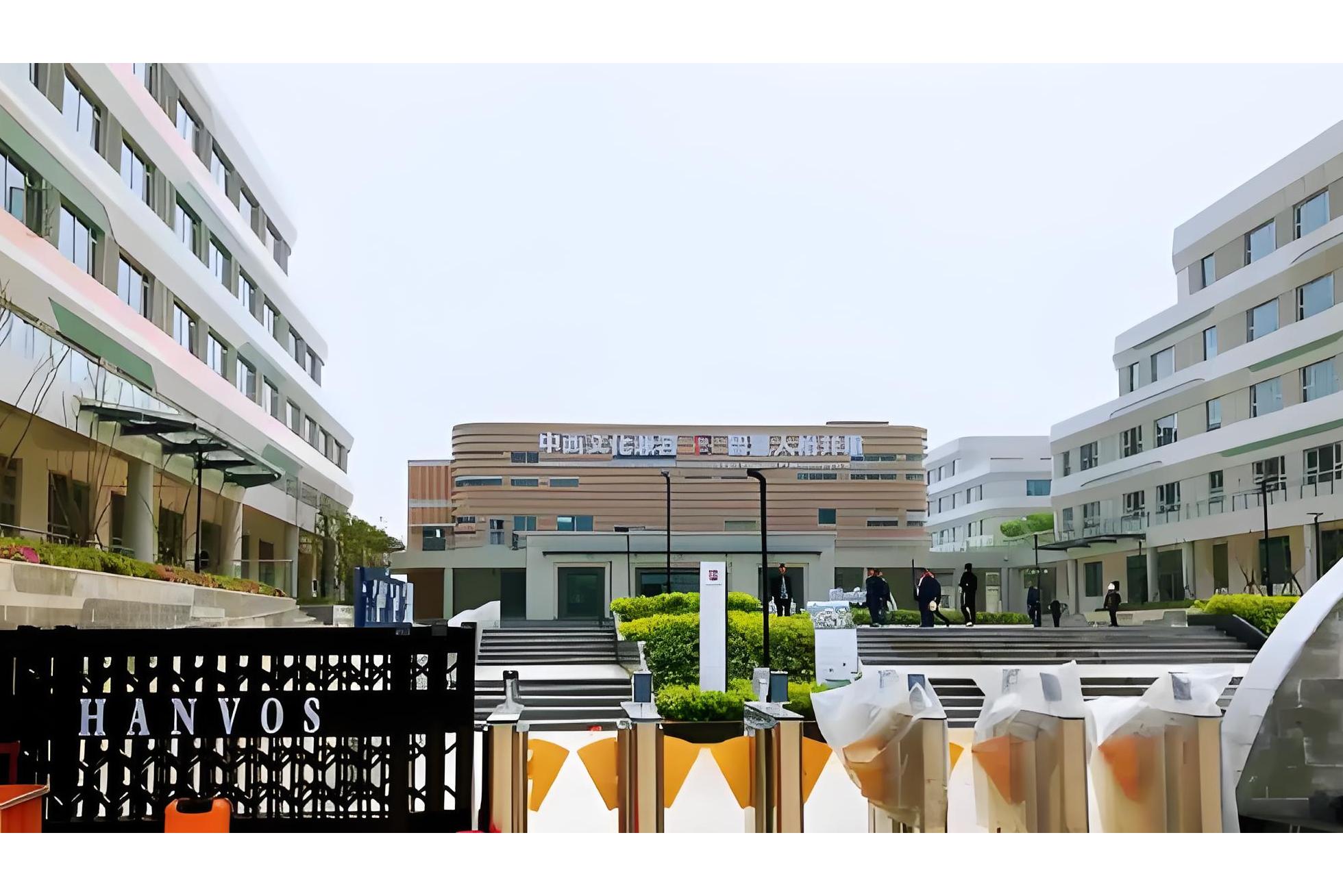 江西赫威斯高级中学照片