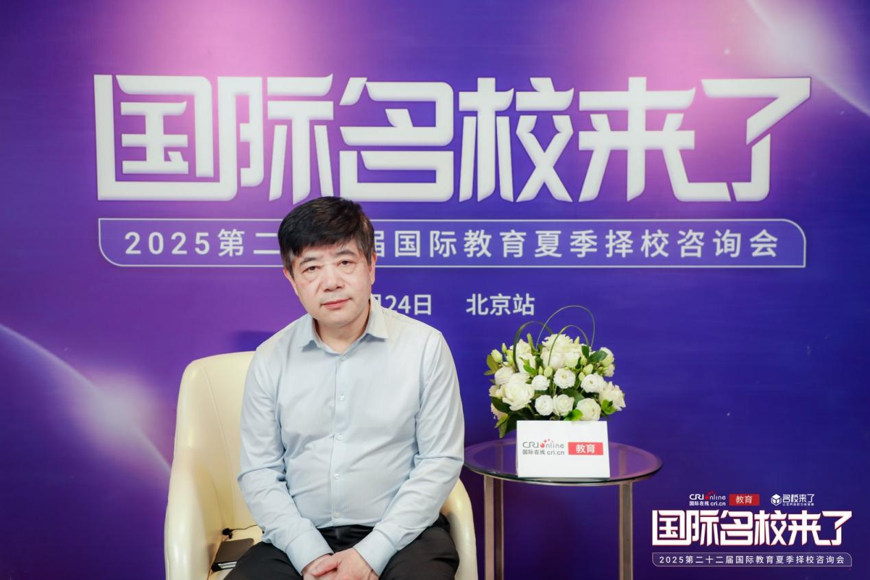 康福国际教育集团董事长，尚丽外国语学校·科创高中校长，北京昌平凯博实验学校总校长刘煜炎