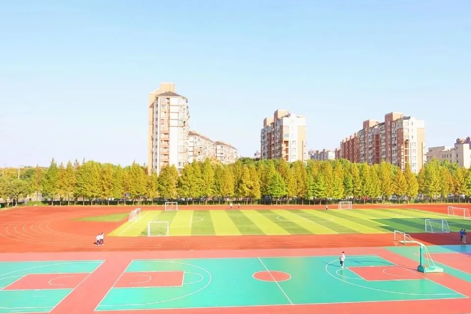 上海市宝山华曜高级中学