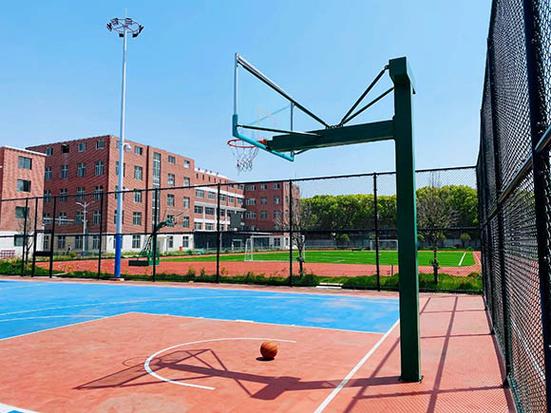 上海科桥国际高中篮球场图片