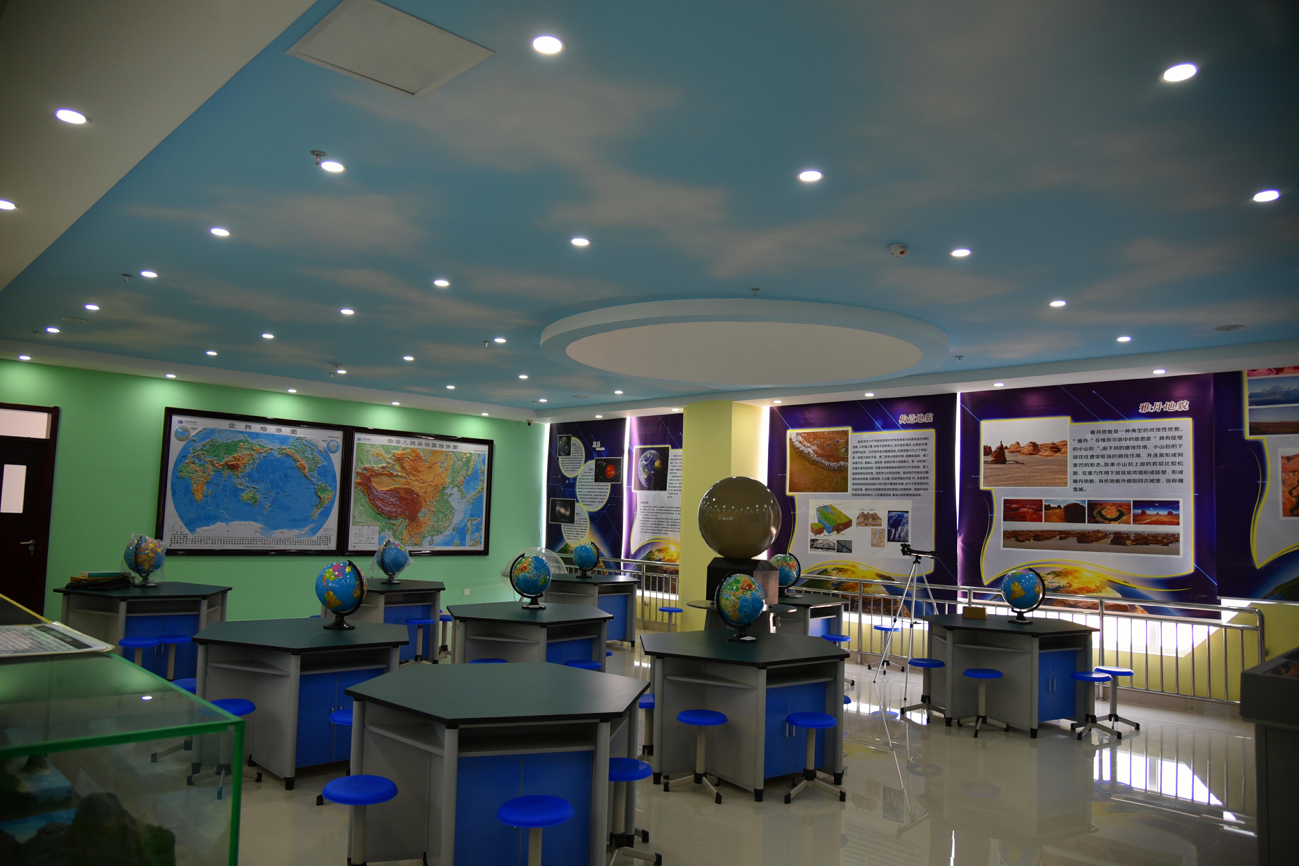 北师大滨海国际学校实验室图片