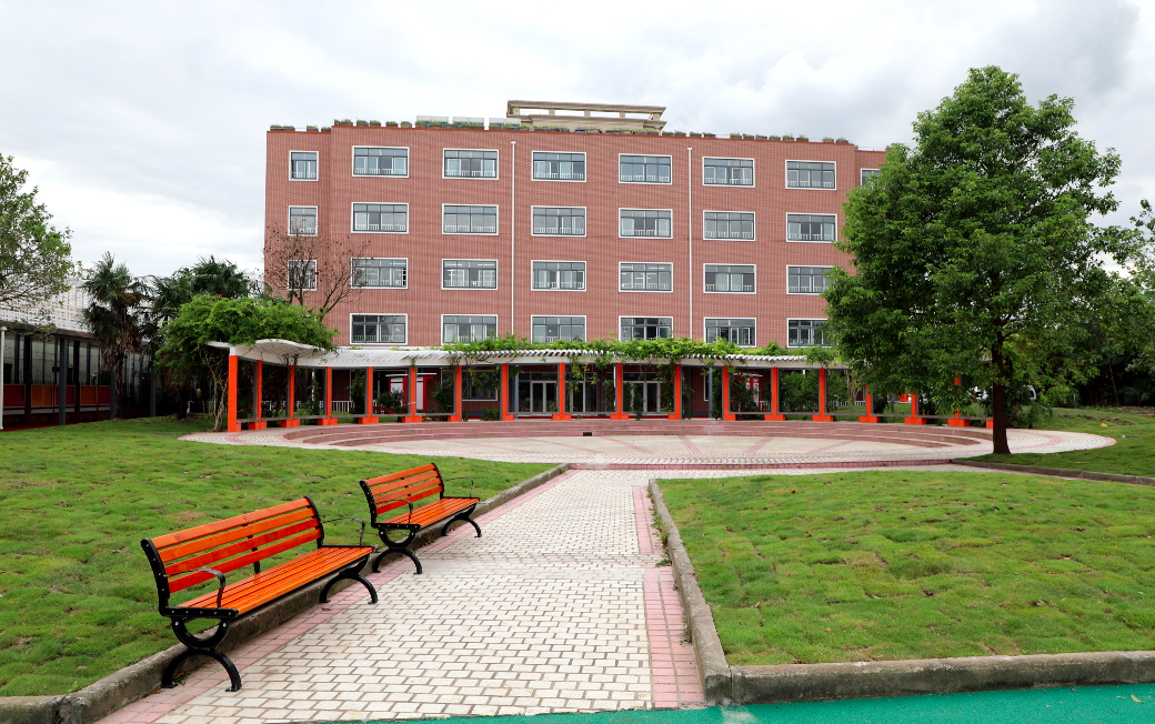 上海金苹果学校国际部